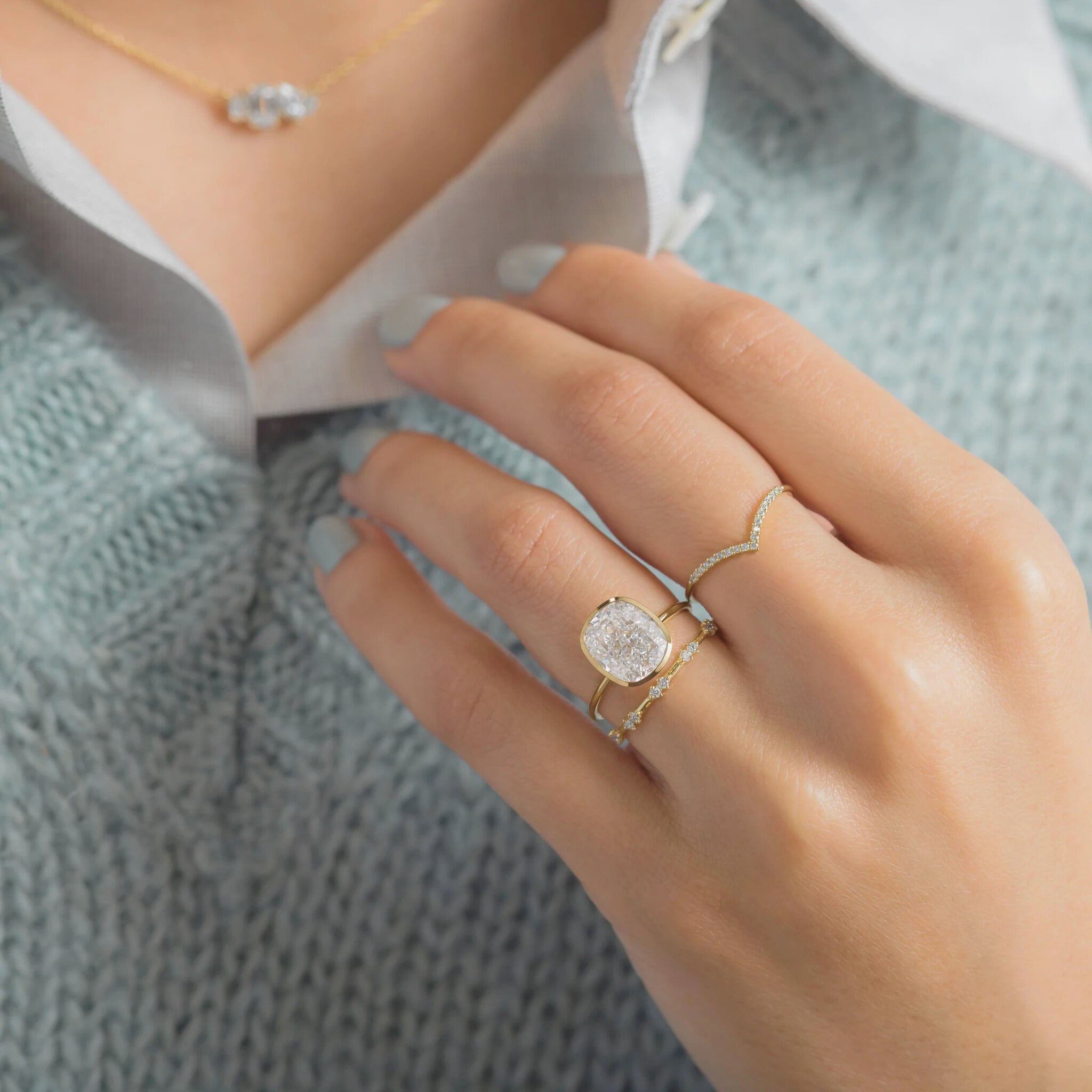 luminous-grace-2ct-cushion-cut-bezel-diamond-engagement-ring-2