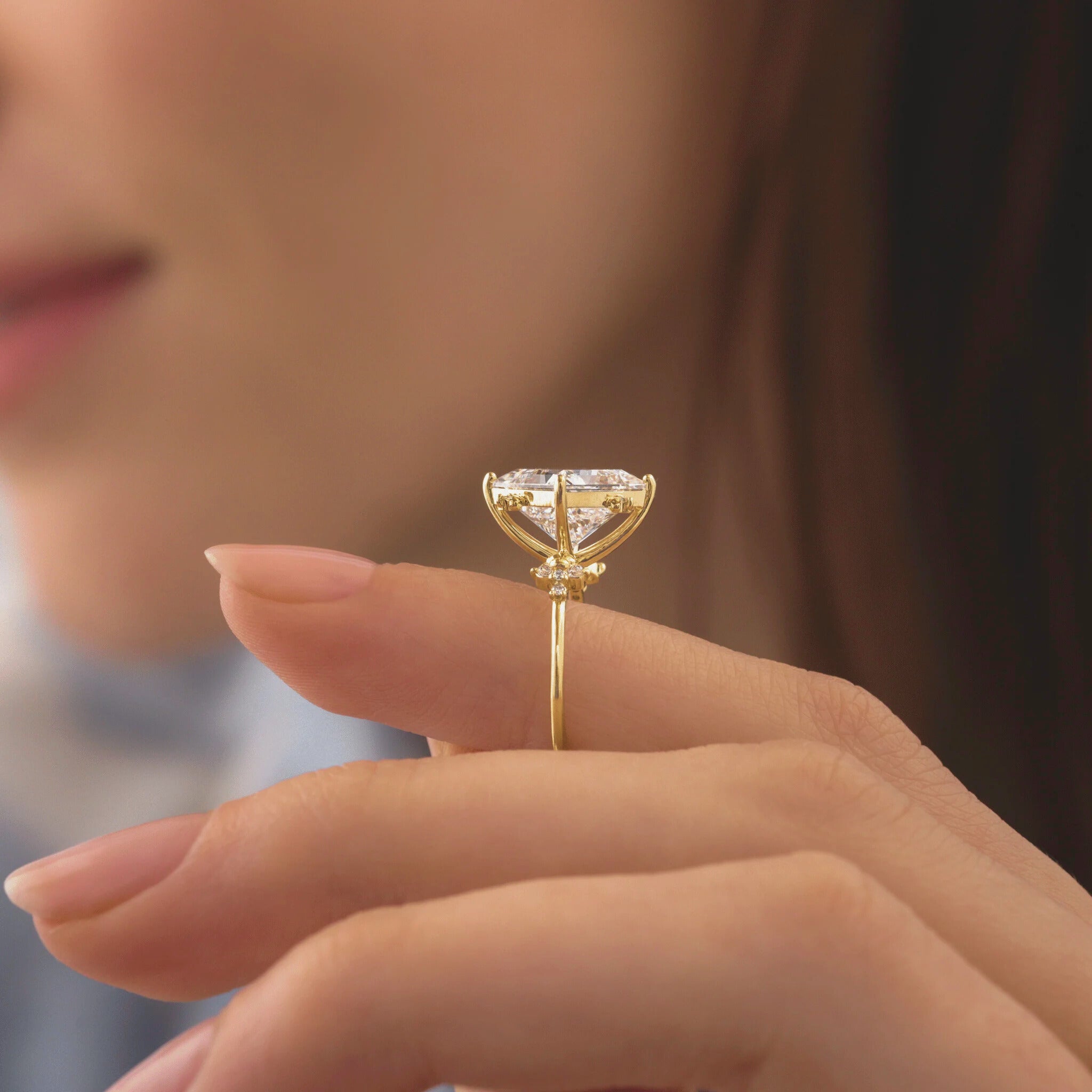 mossinite-2ct-focal-diamond-princess-cut-cluster-engagement-ring-5