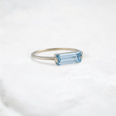 ocean-verse-emerald-blue-diamond-engagement-solitaire-ring-1-40-ct-white-gold-gemfora-2