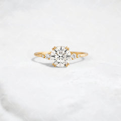 pictorialround-cut-moissanite-diamond-halo-engagement-ring-1