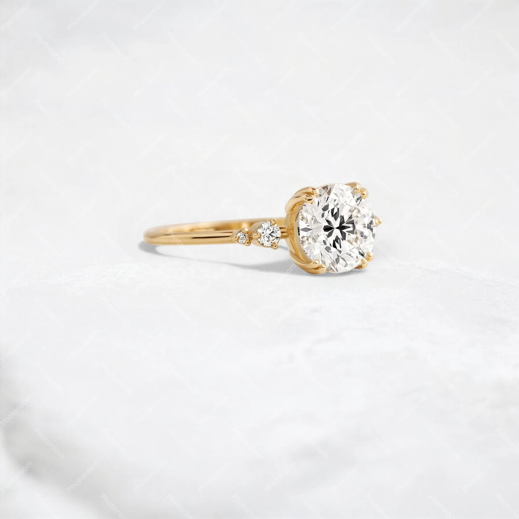 pictorialround-cut-moissanite-diamond-halo-engagement-ring-8