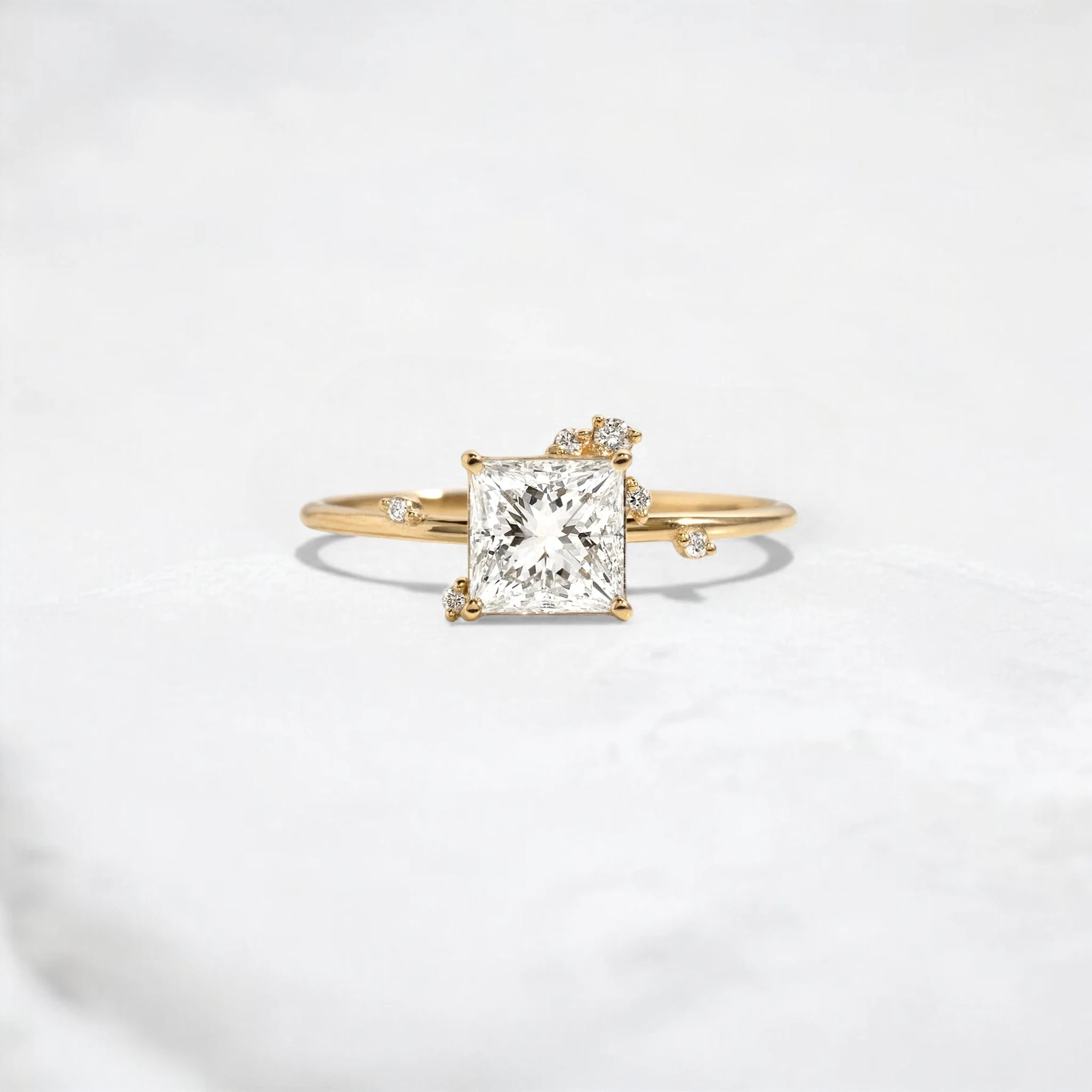 princess-cut-2ct-moissanite-diamond-engagement-ring-1_c4cb2dc1-f68d-4e70-a1c3-3924eabd3f0e