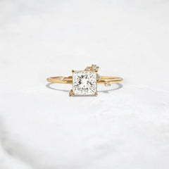 princess-cut-2ct-moissanite-diamond-engagement-ring-1_c4cb2dc1-f68d-4e70-a1c3-3924eabd3f0e