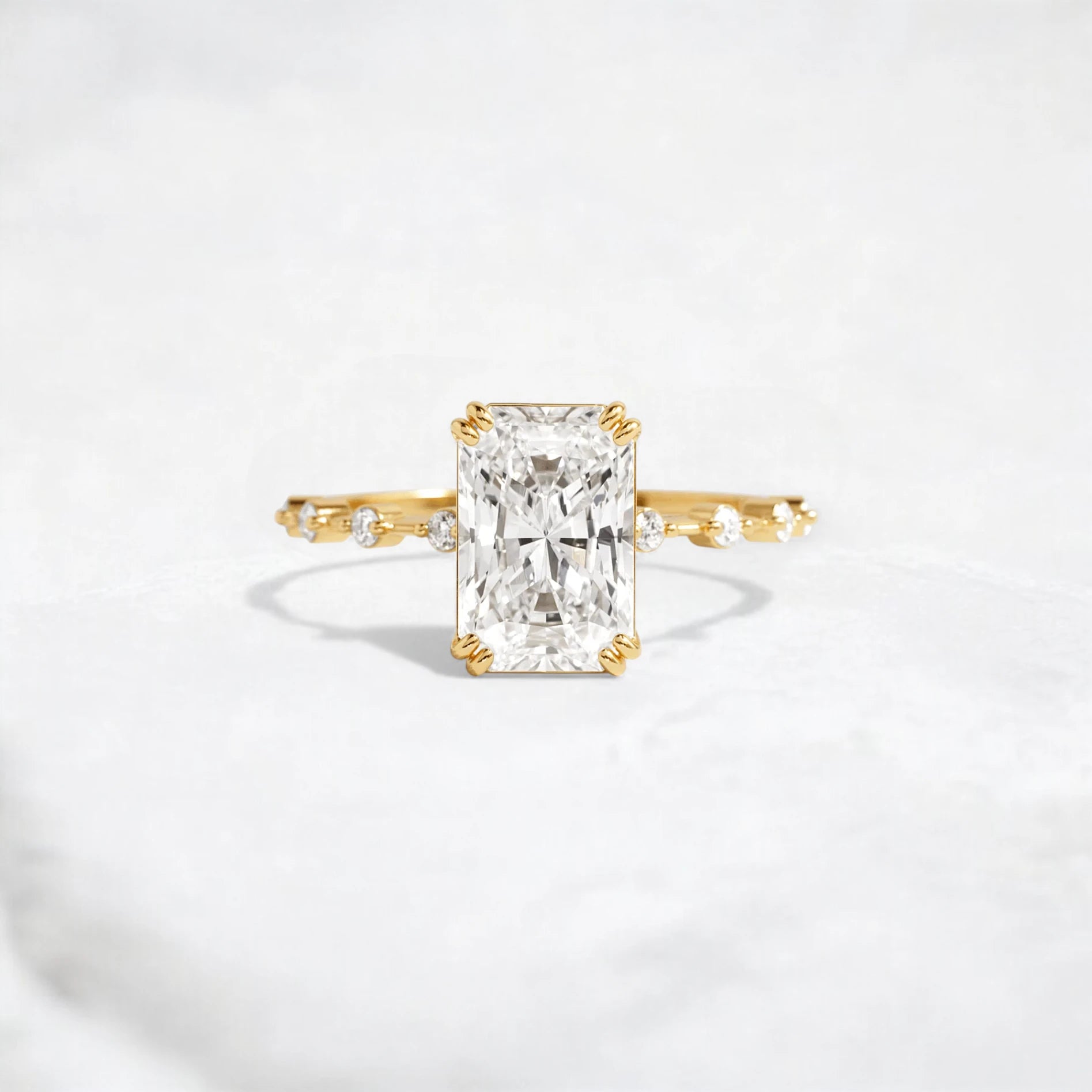 radiant-cut-1.5ct-halo-style-focal-diamond-engagement-ring-1