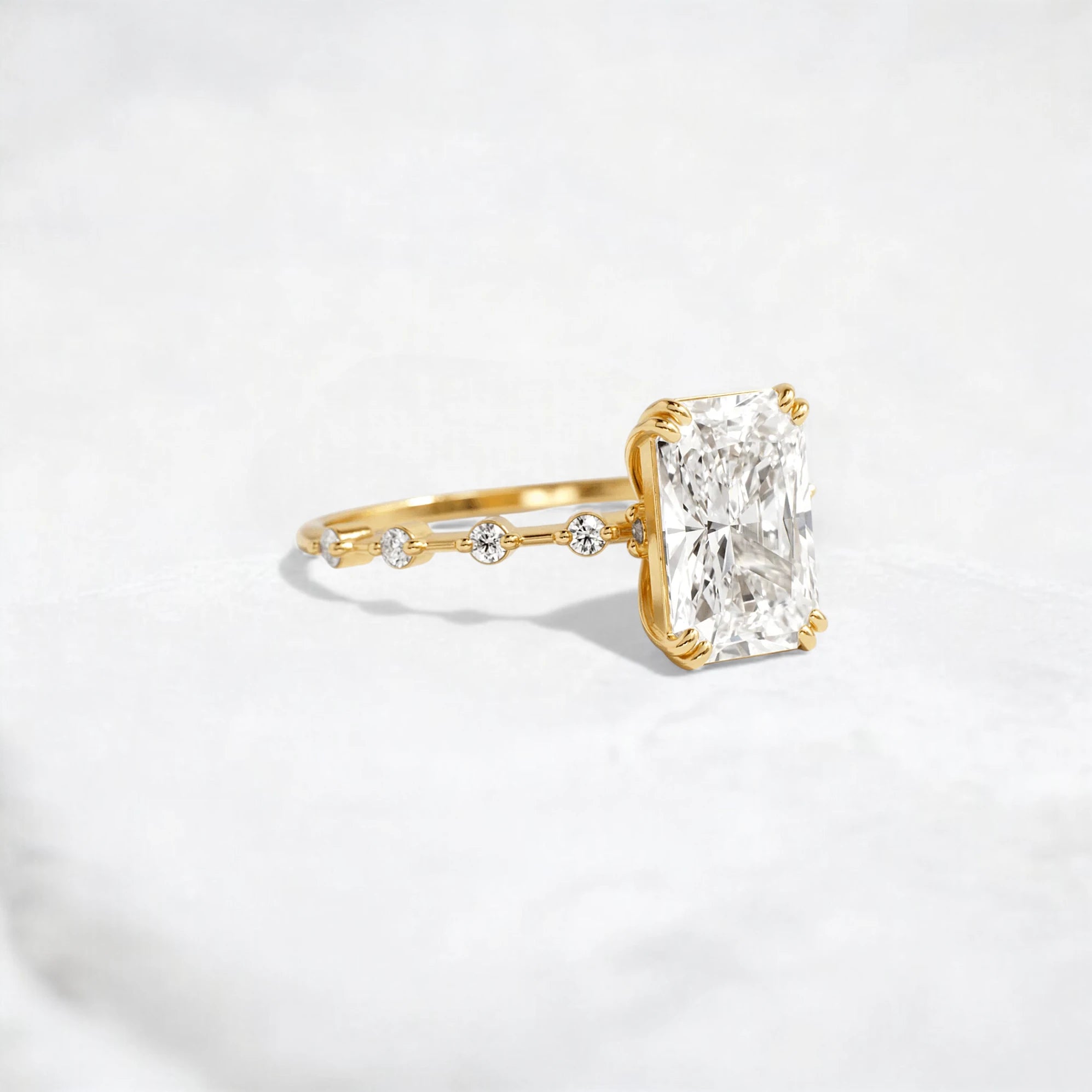 radiant-cut-1.5ct-halo-style-focal-diamond-engagement-ring-3