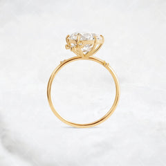 round-cut-2ct-cluster-style-moissanite-engagement-ring-10