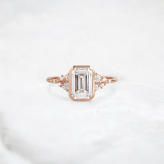 silent-luster-emerald-cluster-bezel-moissanite-engagement-ring-1-ct-rose-gold-gemfora-1