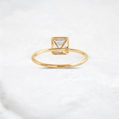 solitaire-asscher-cut-2.5ct-focal-engagement-ring-3