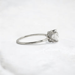 whispering-aurora-round-v-embrace-solitaire-engagement-ring-2-carat-platinum-gemfora-3