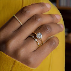 whispering-aurora-round-v-embrace-solitaire-engagement-ring-model-gemfora-1