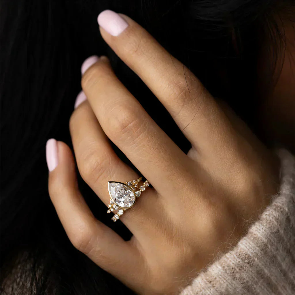pear-cut-diamond-engagement-ring
