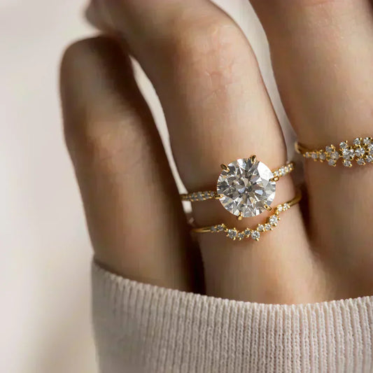 round-cut-moissanite-engagement-ring