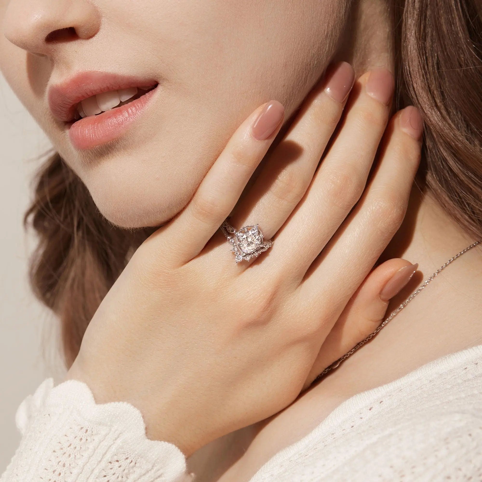 1.50ct Oval Cut Vintage Signature Bridal Ring Sets in 18K Solid Gold
