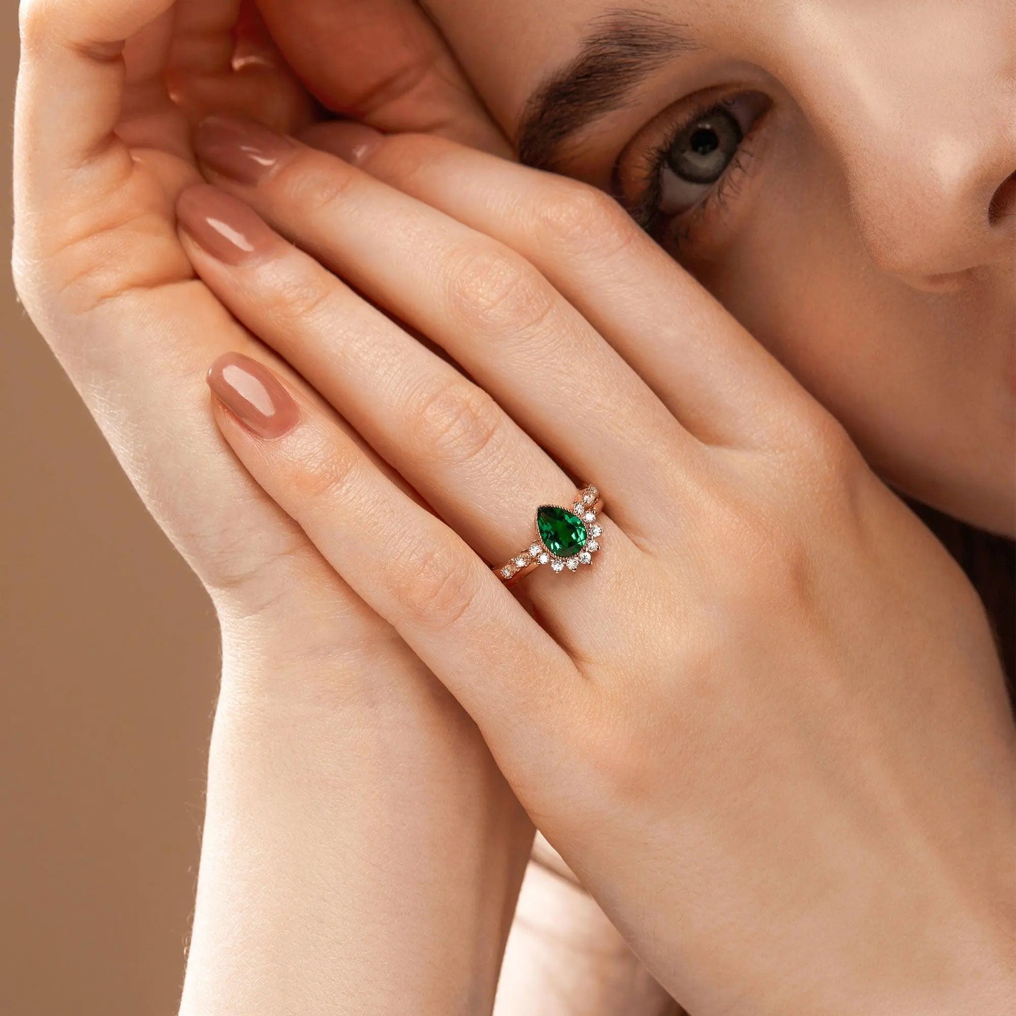1.93ct Pear Emerald Migraine Vintage Signature Bridal Ring Set For Her