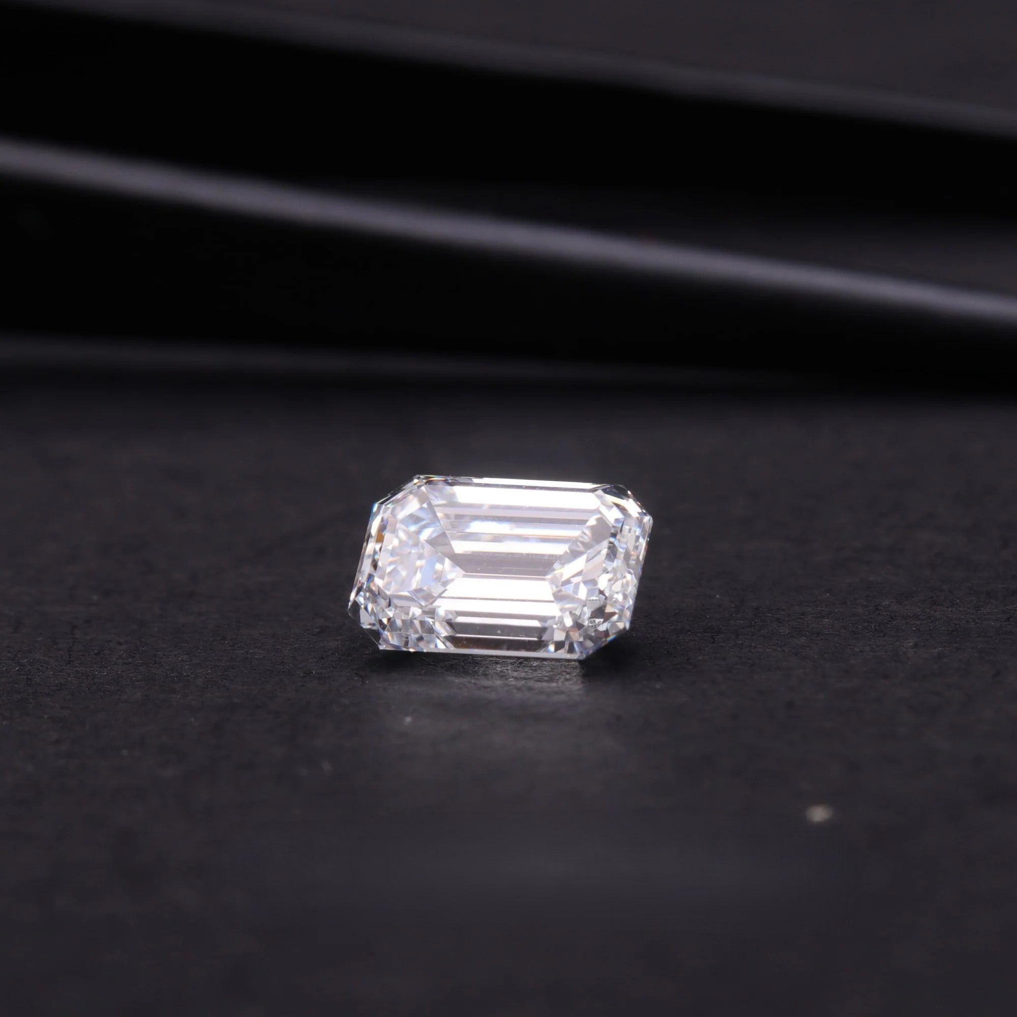 2.02ct-emerald-cut-lab-grown-diamond_2