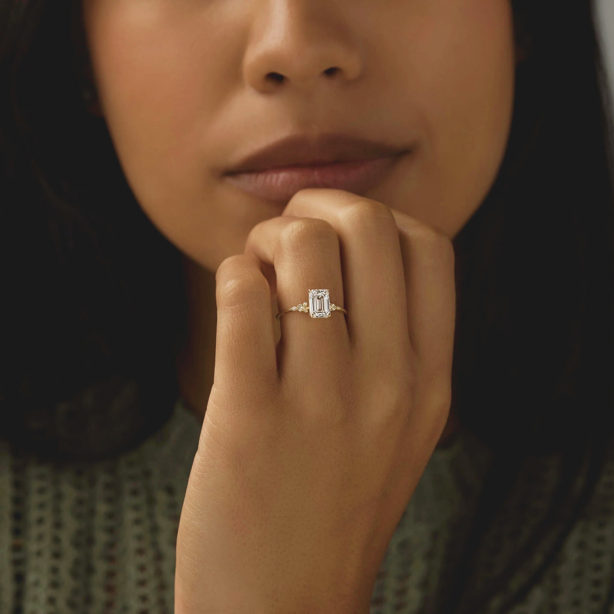 2ct-emerald-cut-cluster-moissanite-dimond-engagement-ring-2