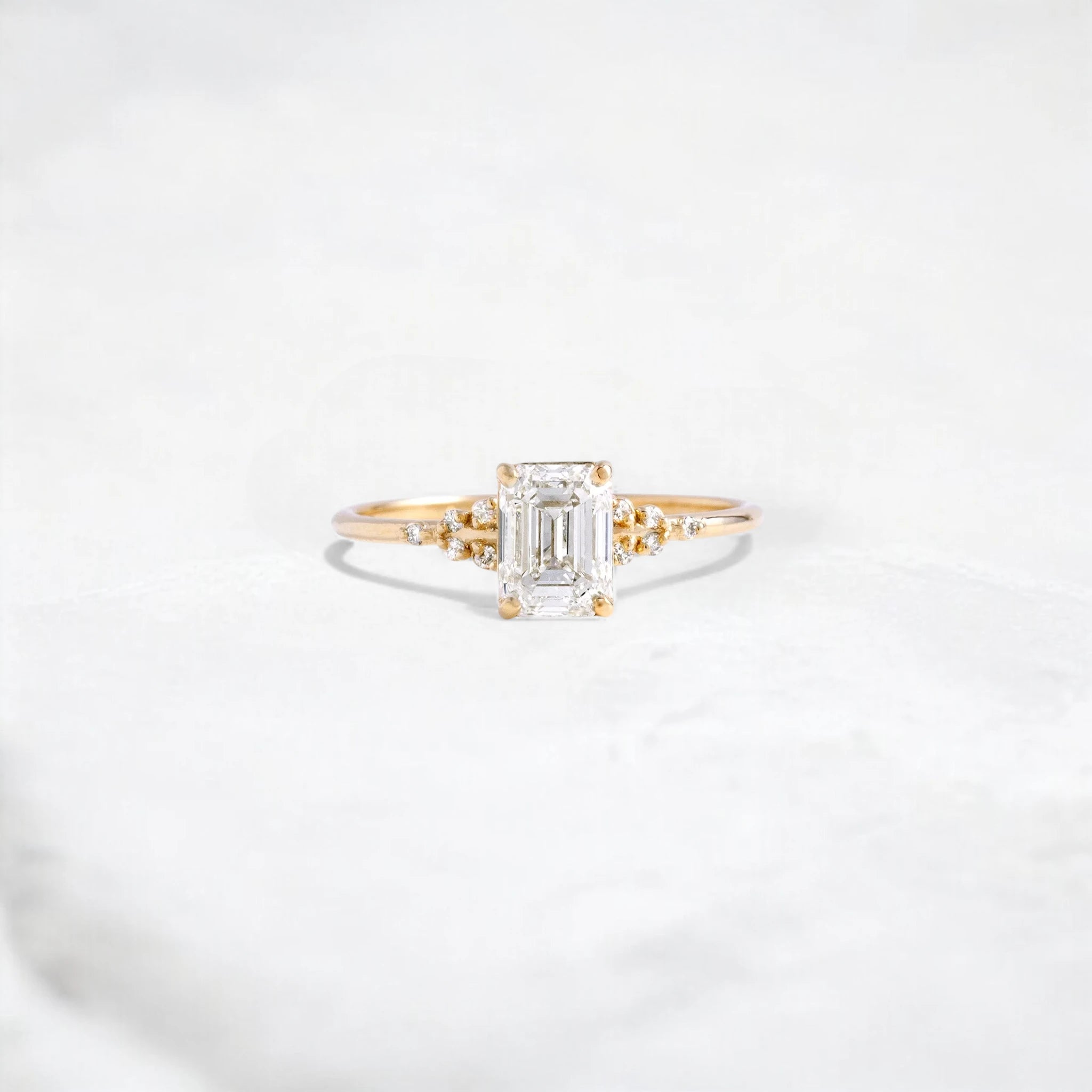 2ct-emerald-cut-cluster-moissanite-dimond-engagement-ring-6