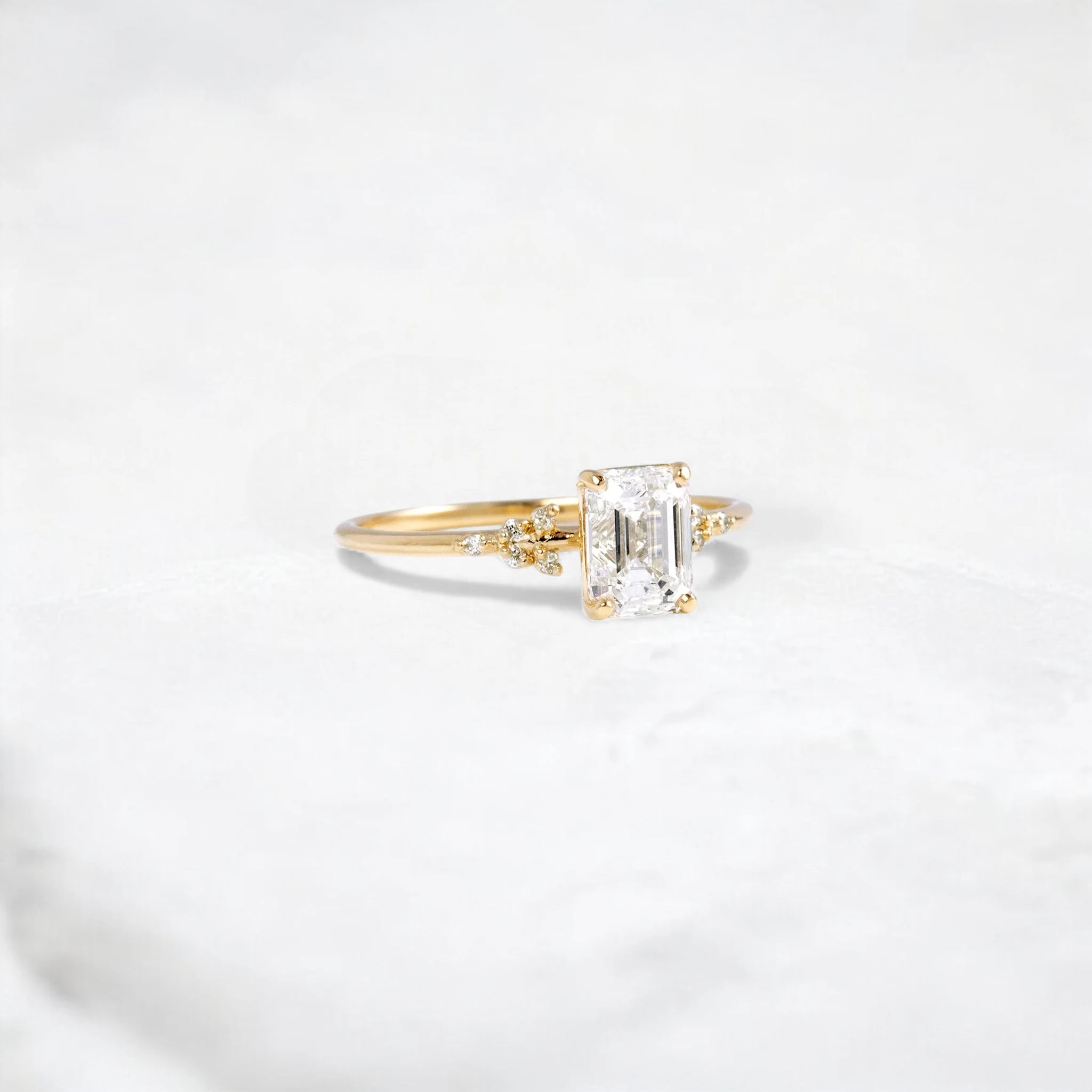 2ct-emerald-cut-cluster-moissanite-dimond-engagement-ring-7