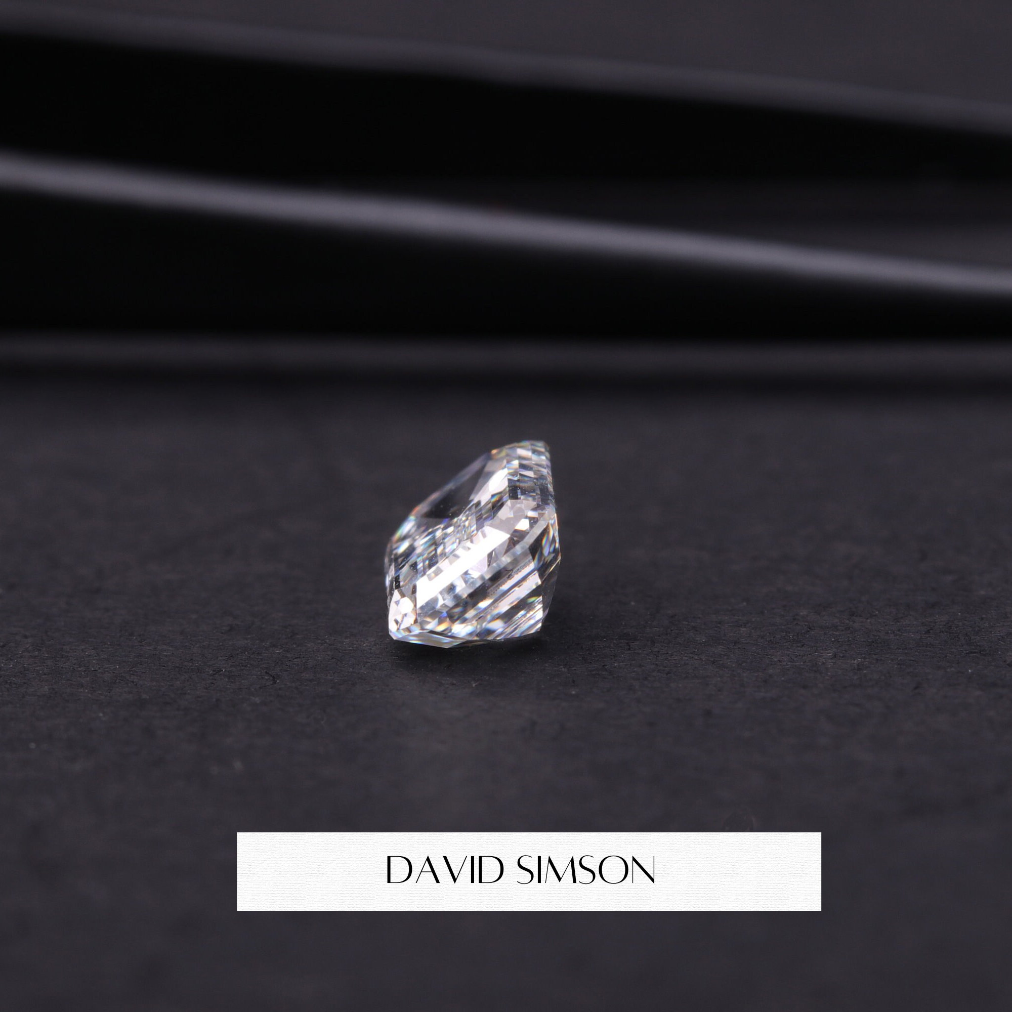 0.9CT Emerald Cut Lab-Grown Diamond
