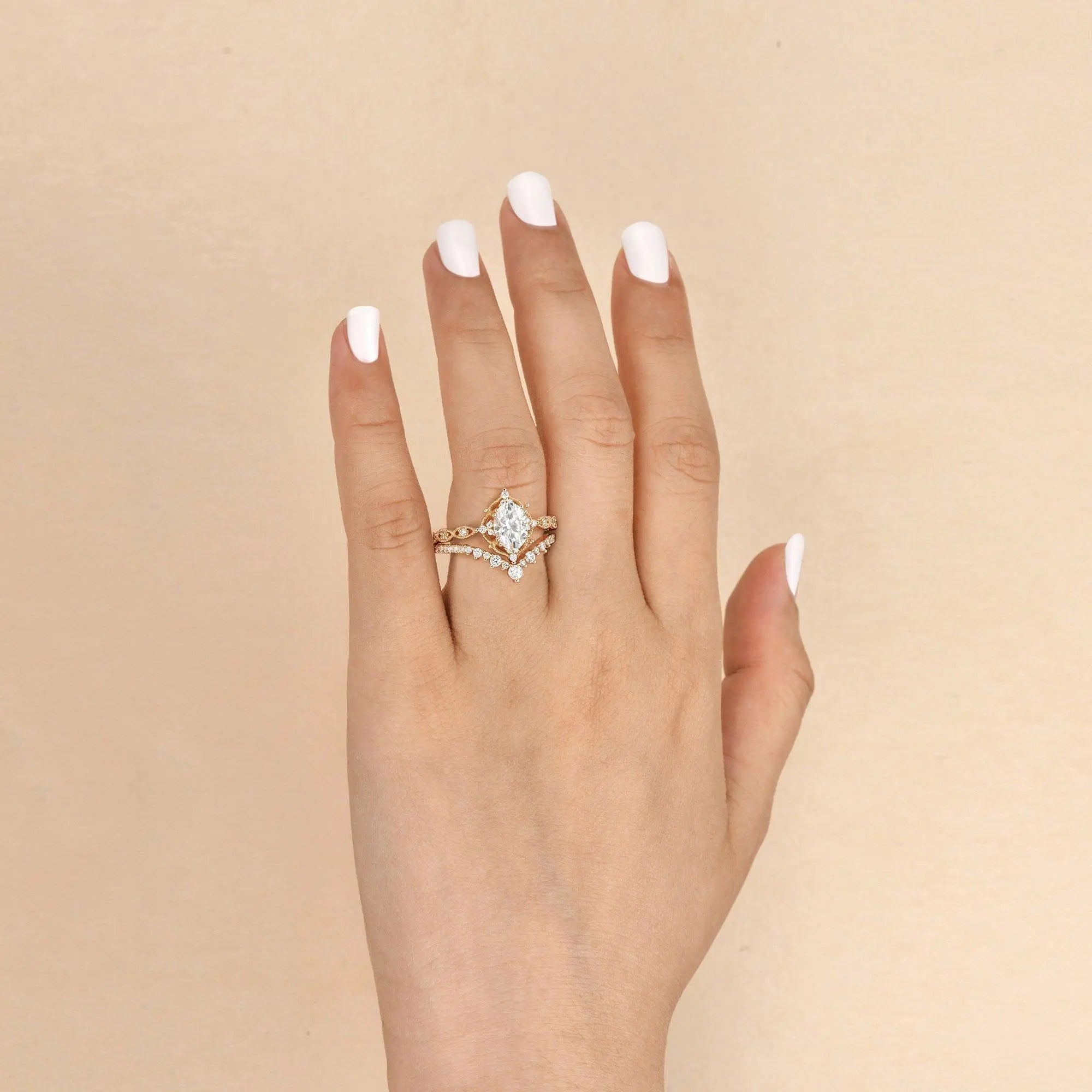 1.50ct Oval Cut Vintage Signature Bridal Ring Sets in 18K Solid Gold