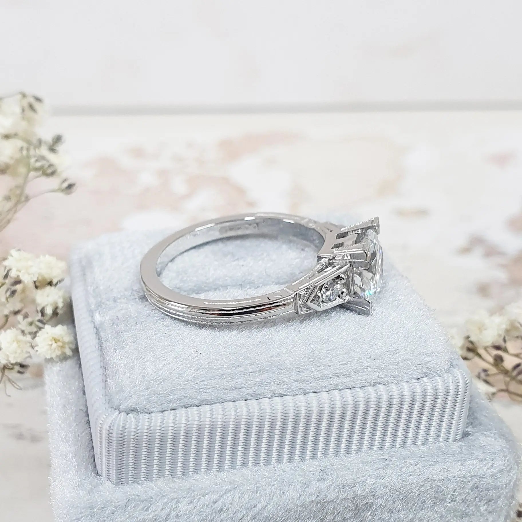 1.0 CT Round Cut Three Stone G/VS2 Lab Grown Diamond Engagement Ring