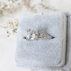 1.0 CT Round Cut Three Stone G/VS2 Lab Grown Diamond Engagement Ring