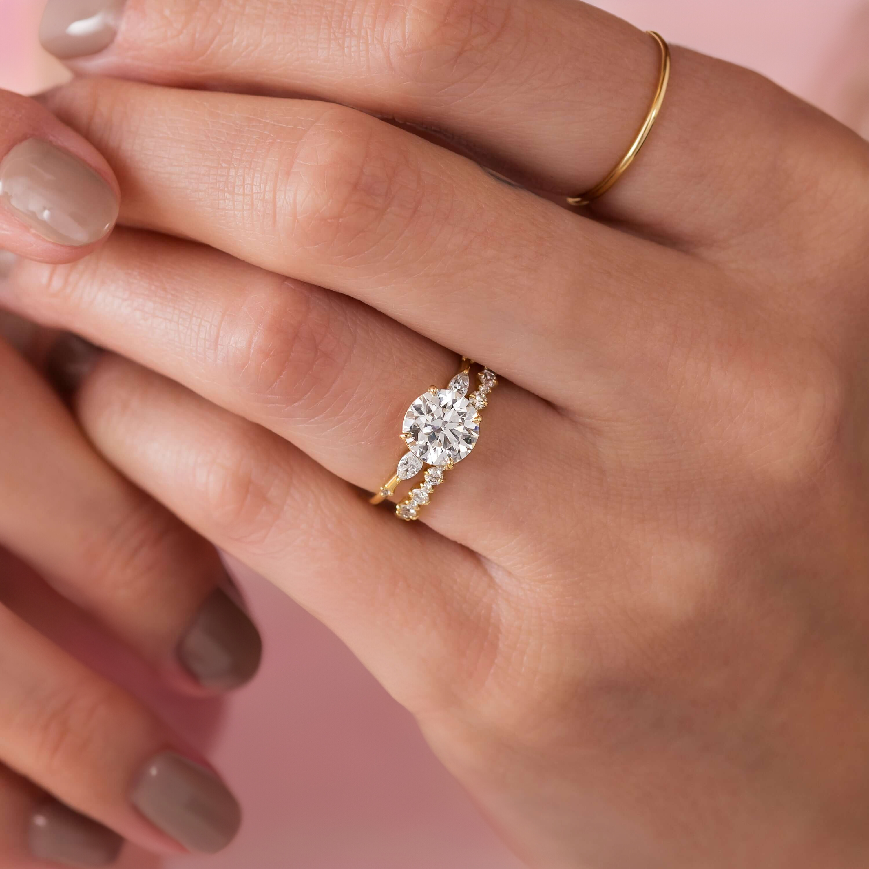 Luxe-Aurora-Round-Moissanite-Cluster-Glow-Engagement-Ring-model-gemfora-1