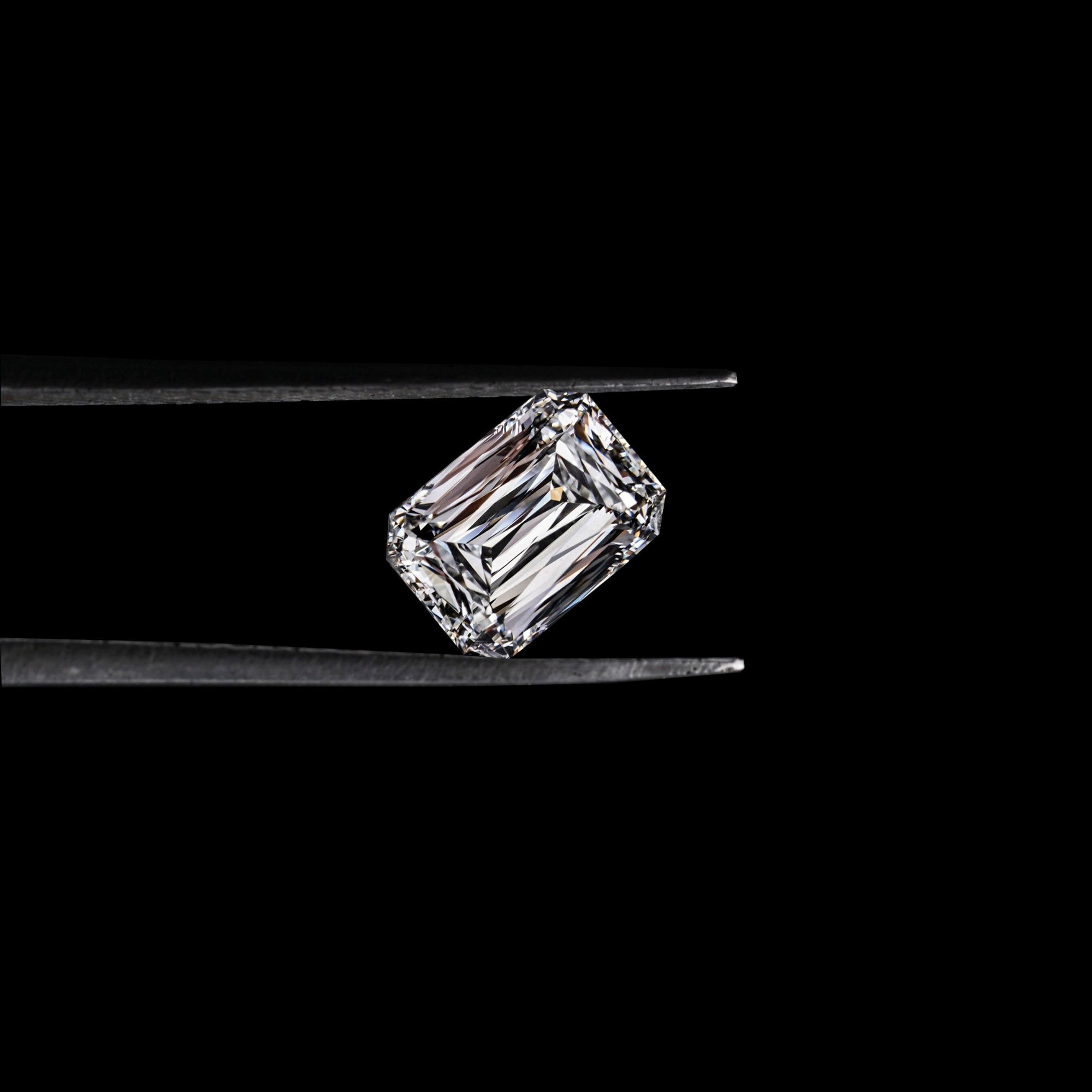 sustainable-0-10ct-criss-cut-lab-diamond-conflict-free-loose-stone