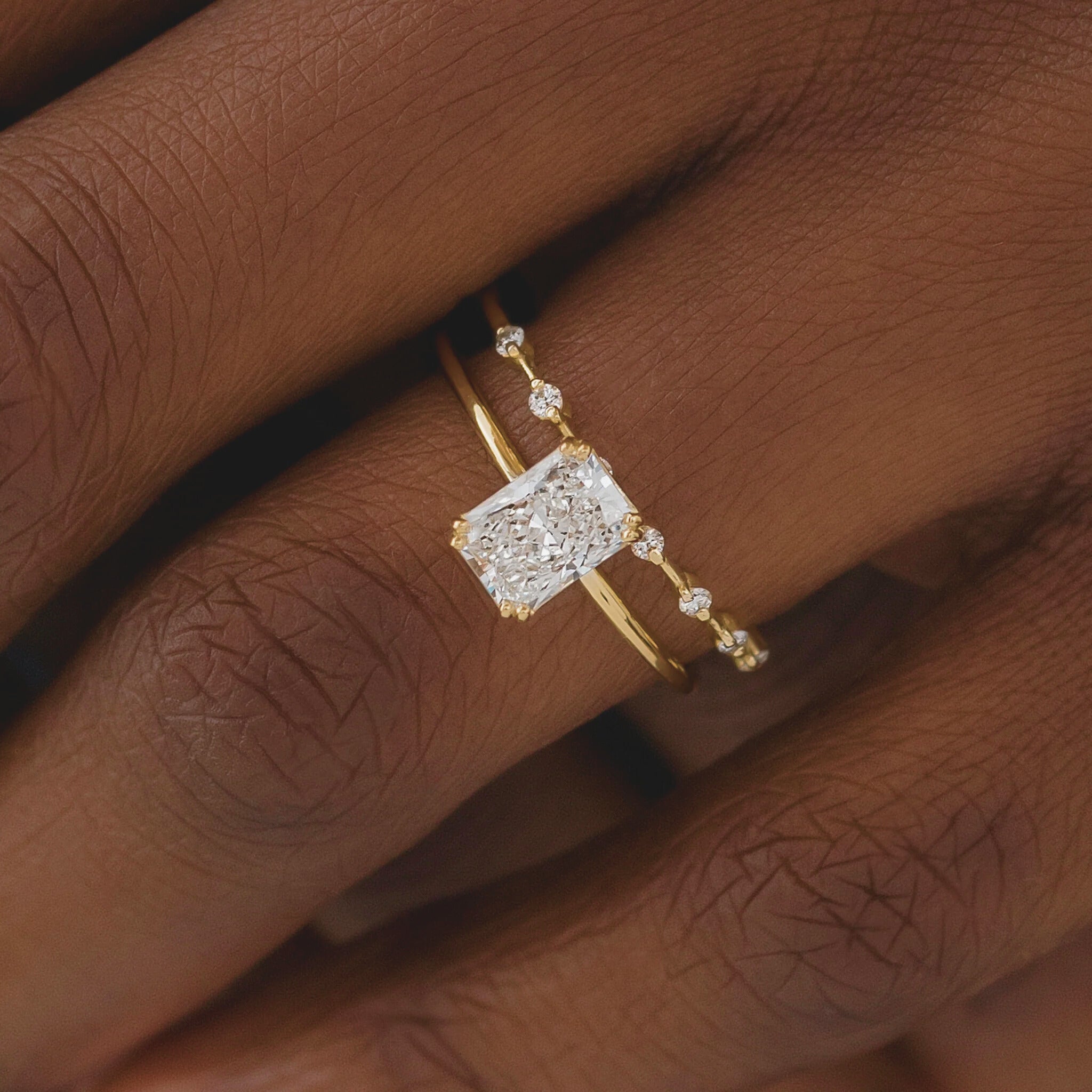 brilliance-2ct-radiant-cut-mossainite-stone-engagement-ring-2