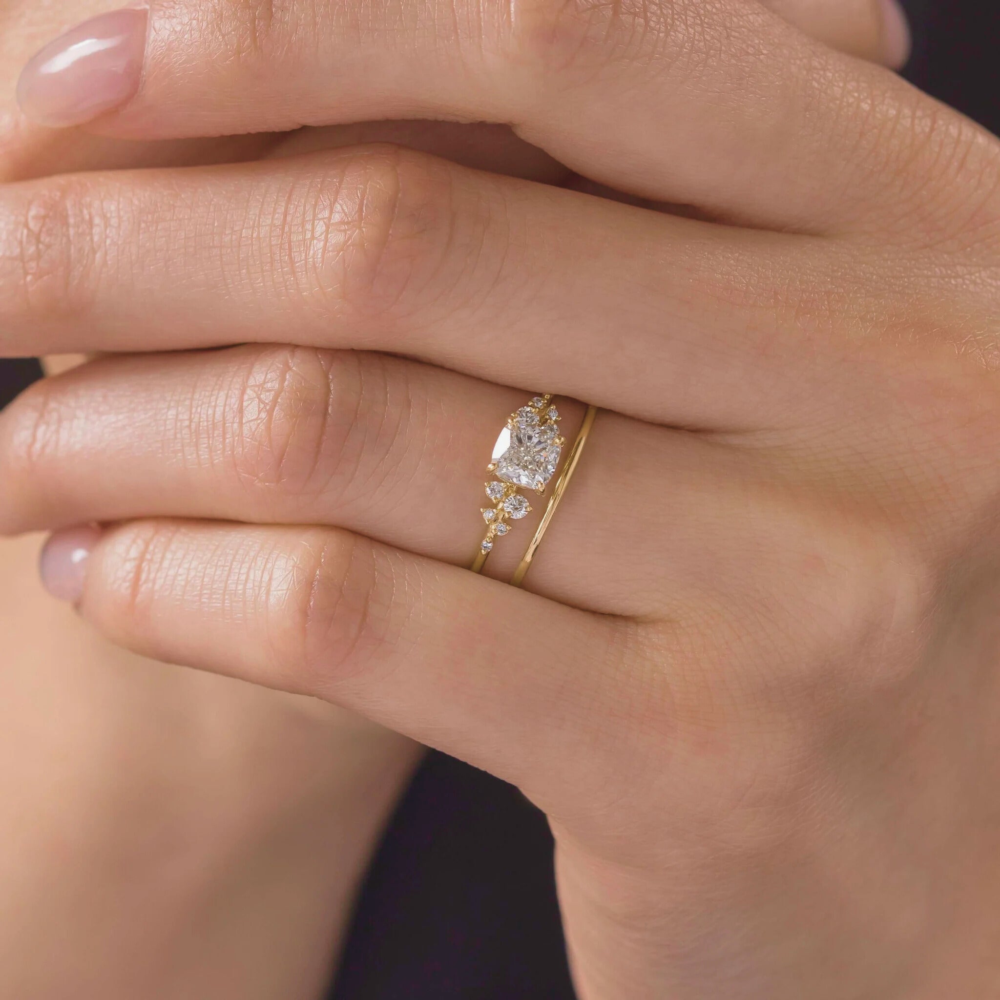 clustural-cushion-cut-2ct-mossainite-stone-engagement-ring-2