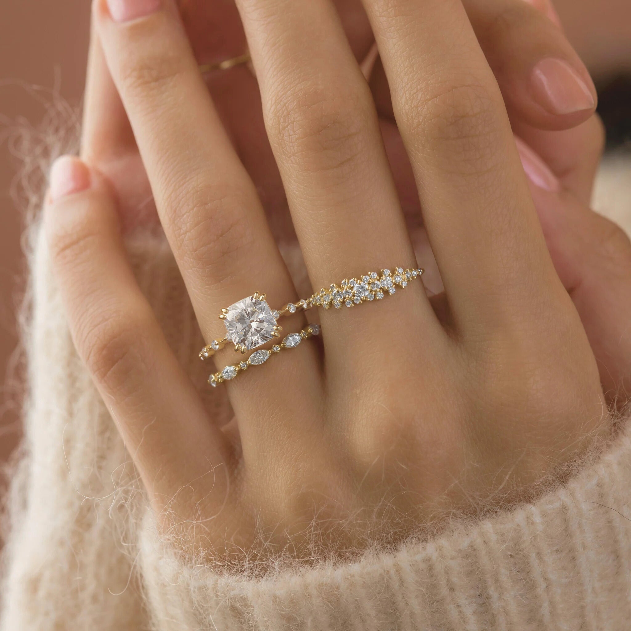 cushion-cut-1.50ct-mossainite-stone-engagement-ring-2