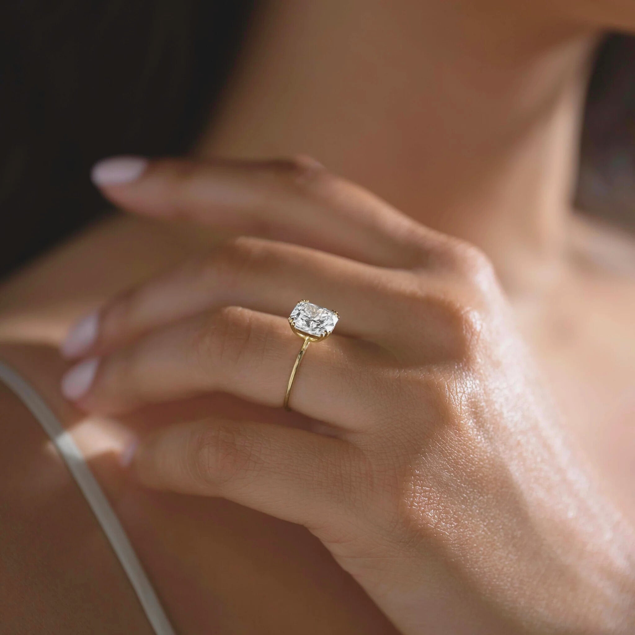 cushion-cut-2ct-mossainite-diamond-engagement-ring-4