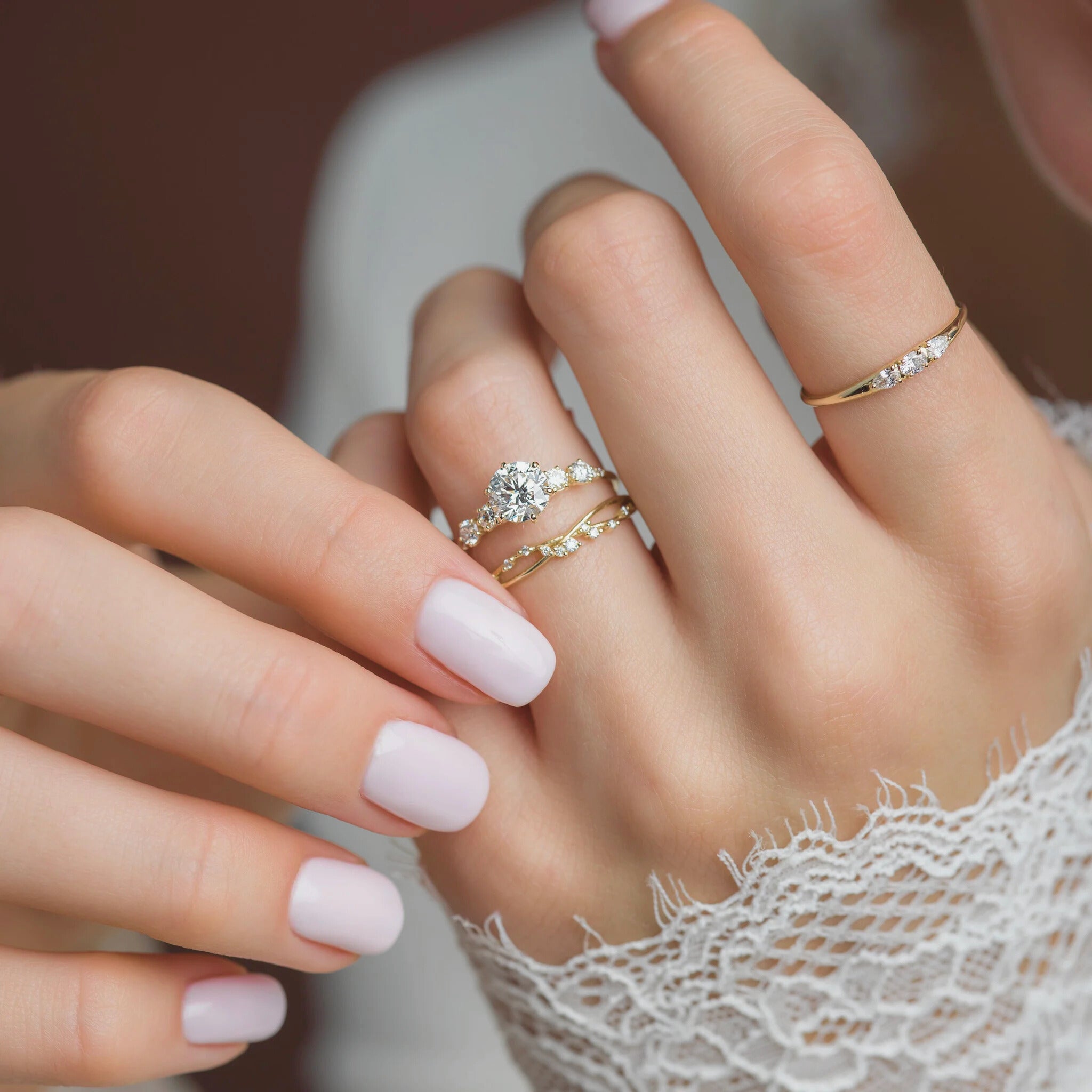 eternal-glow_-round-cut-2ct-moissanite-engagement-ring-2