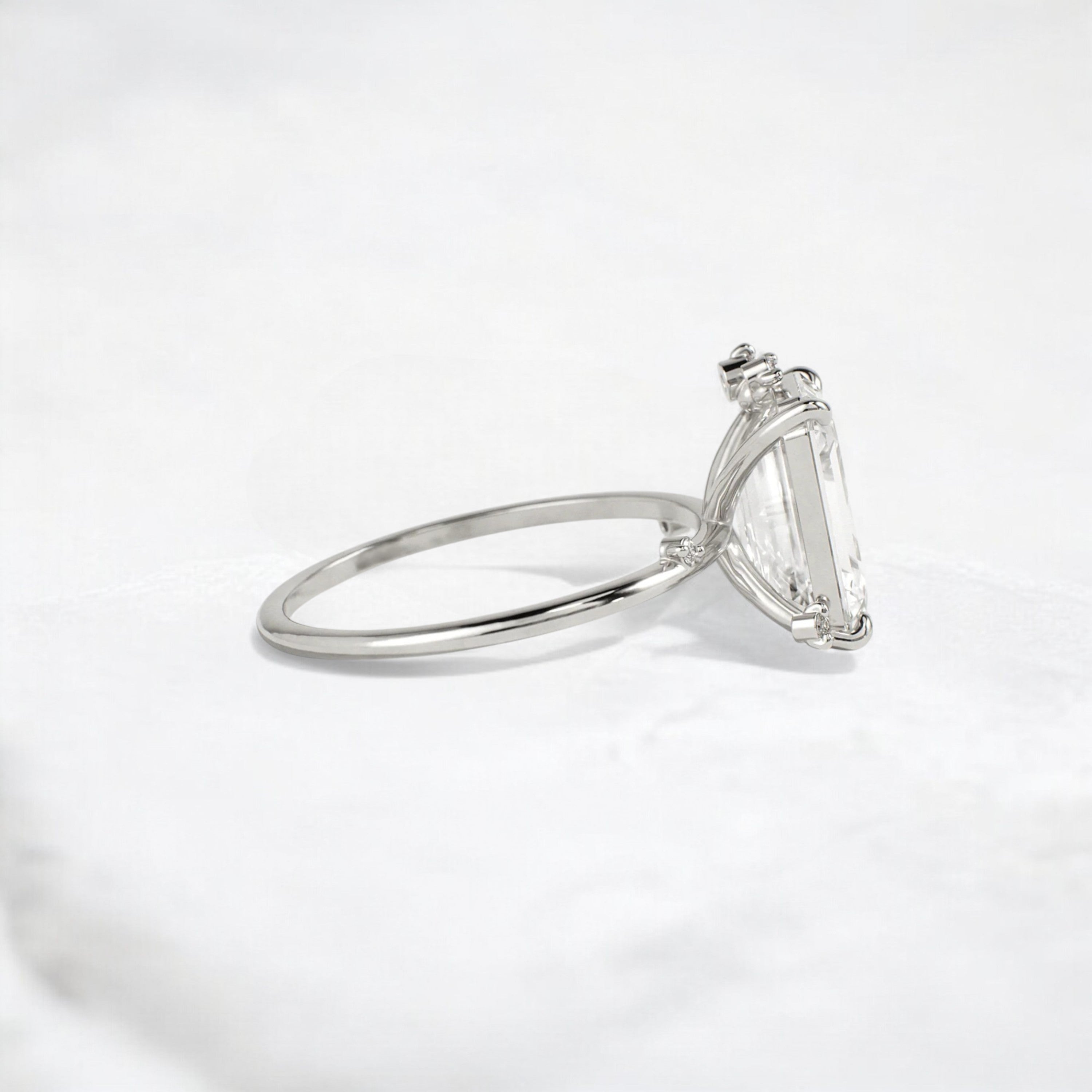 flameleaf-embrace-emerald-spark-moissanite-engagement-ring-3-ct-platinum-gemfora-3