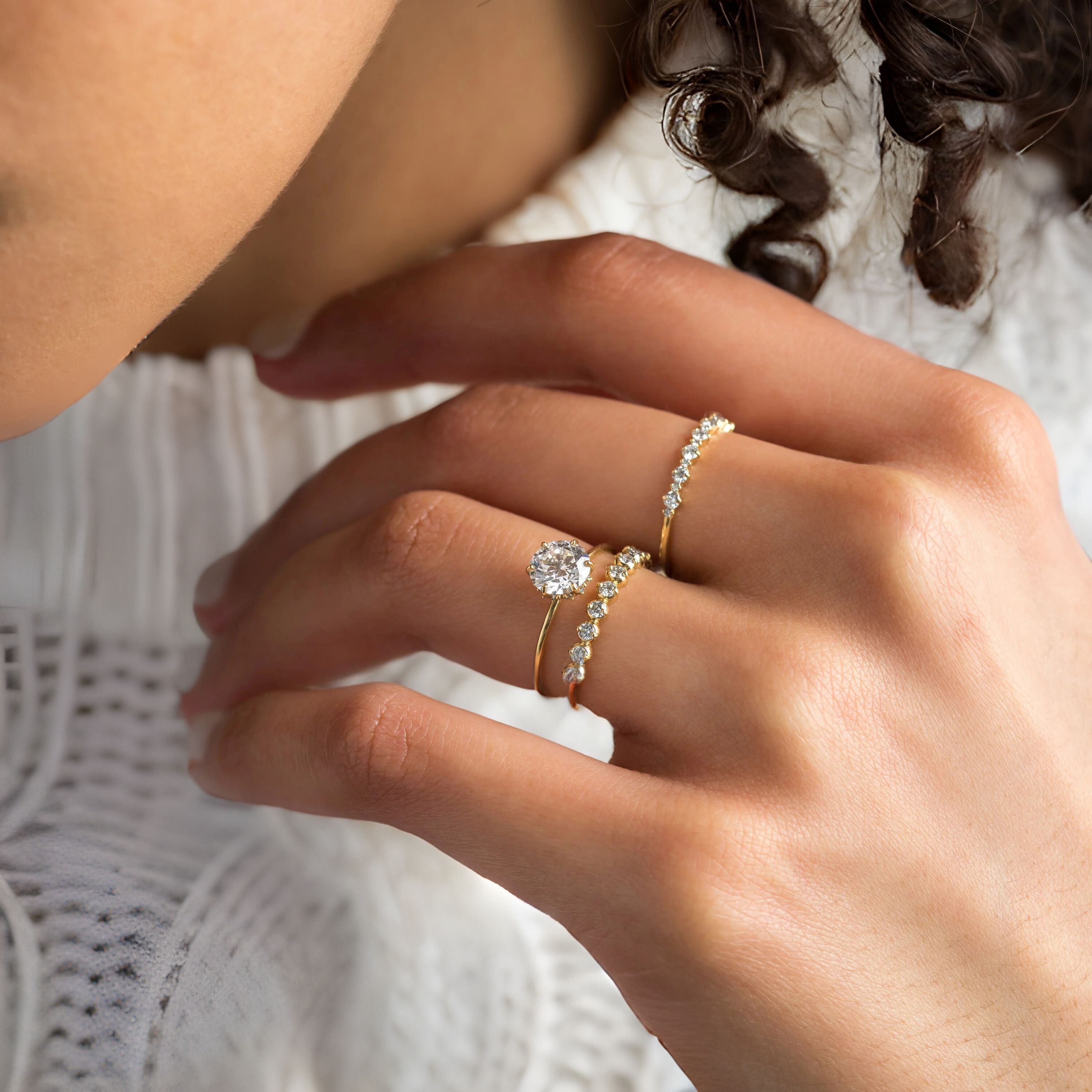 handmade-2-ct-round-moissanite-gold-ring–timeless-beauty-model-1