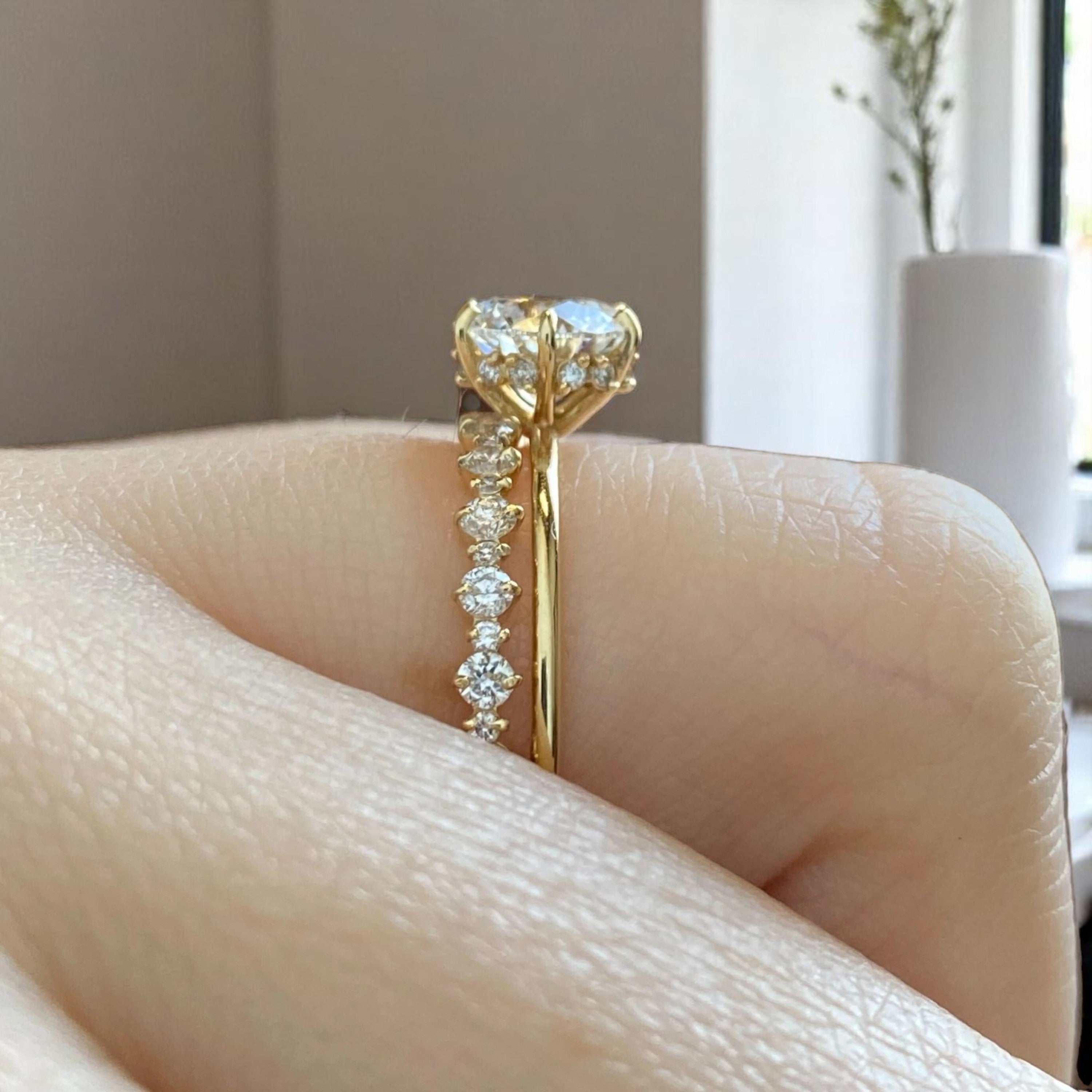 handmade-2-ct-round-moissanite-gold-ring–timeless-beauty-model-7