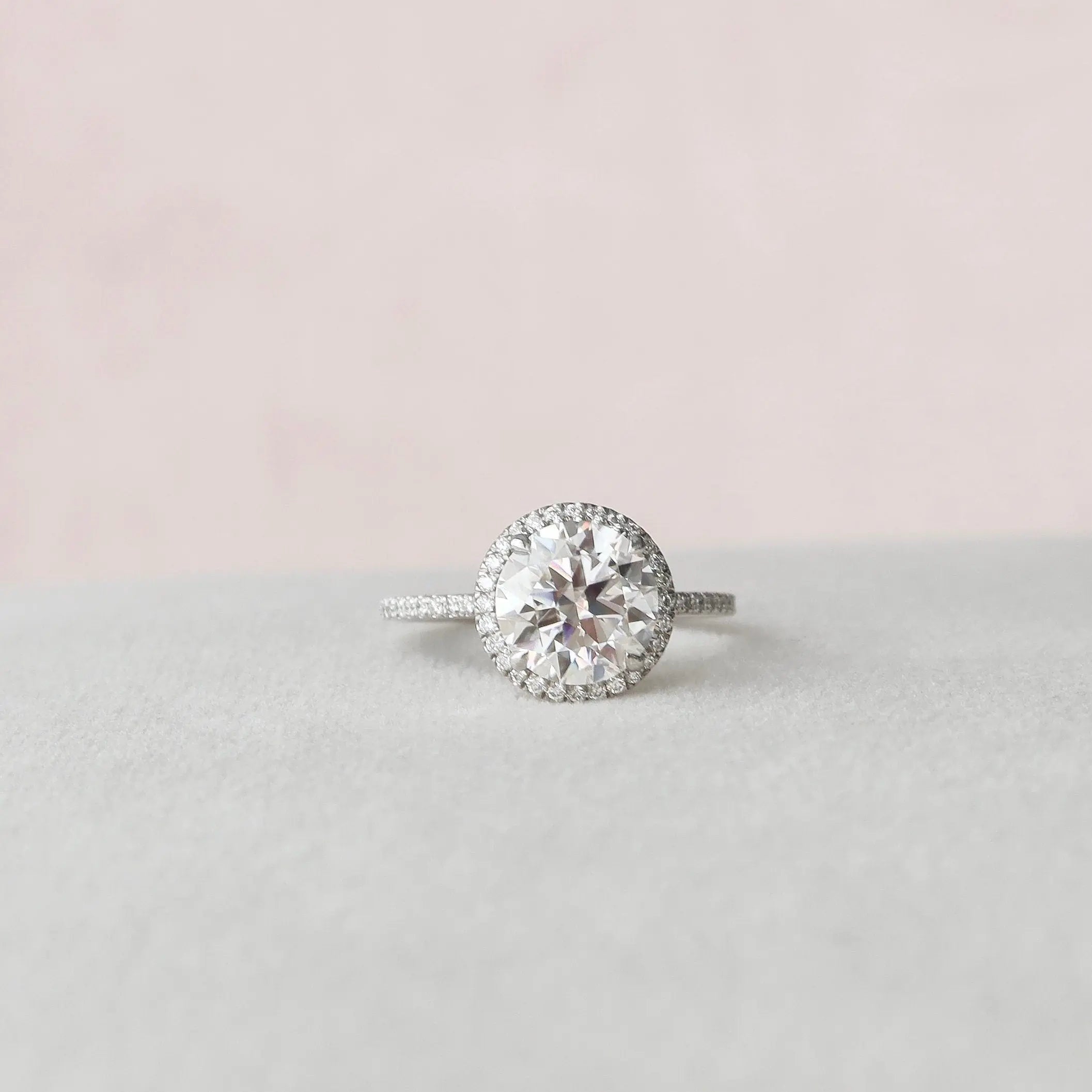 3.0CT Round Cut Halo Moissanite Diamond Engagement Ring