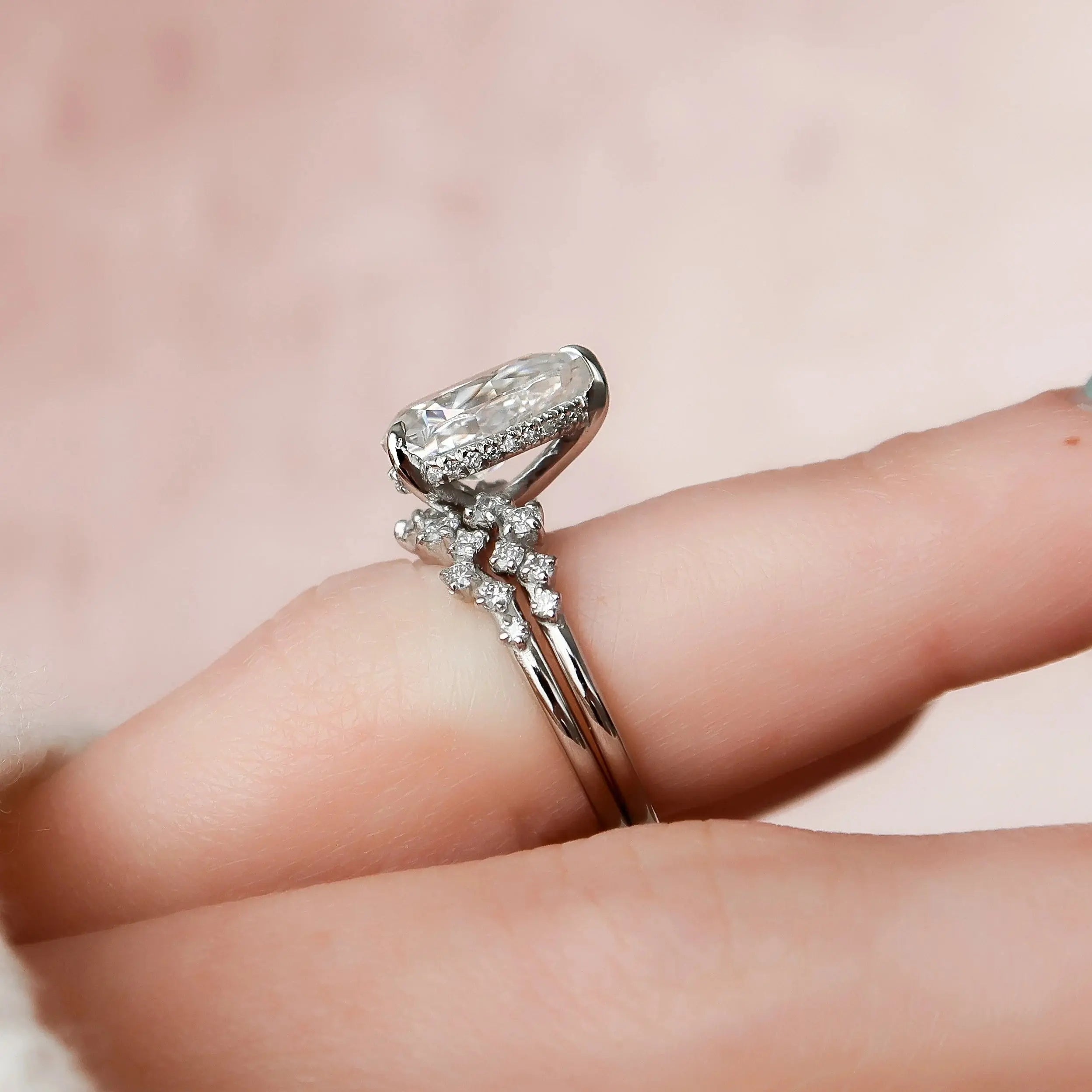 2.0CT Pear Cut Moissanite Halo Eternity Bridal Engagement Ring Set