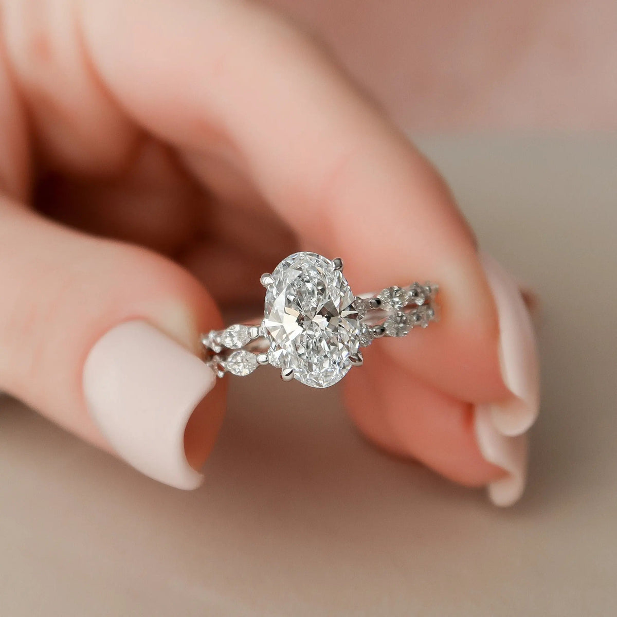 Oval cut 2.0CT moissanite halo engagement ring