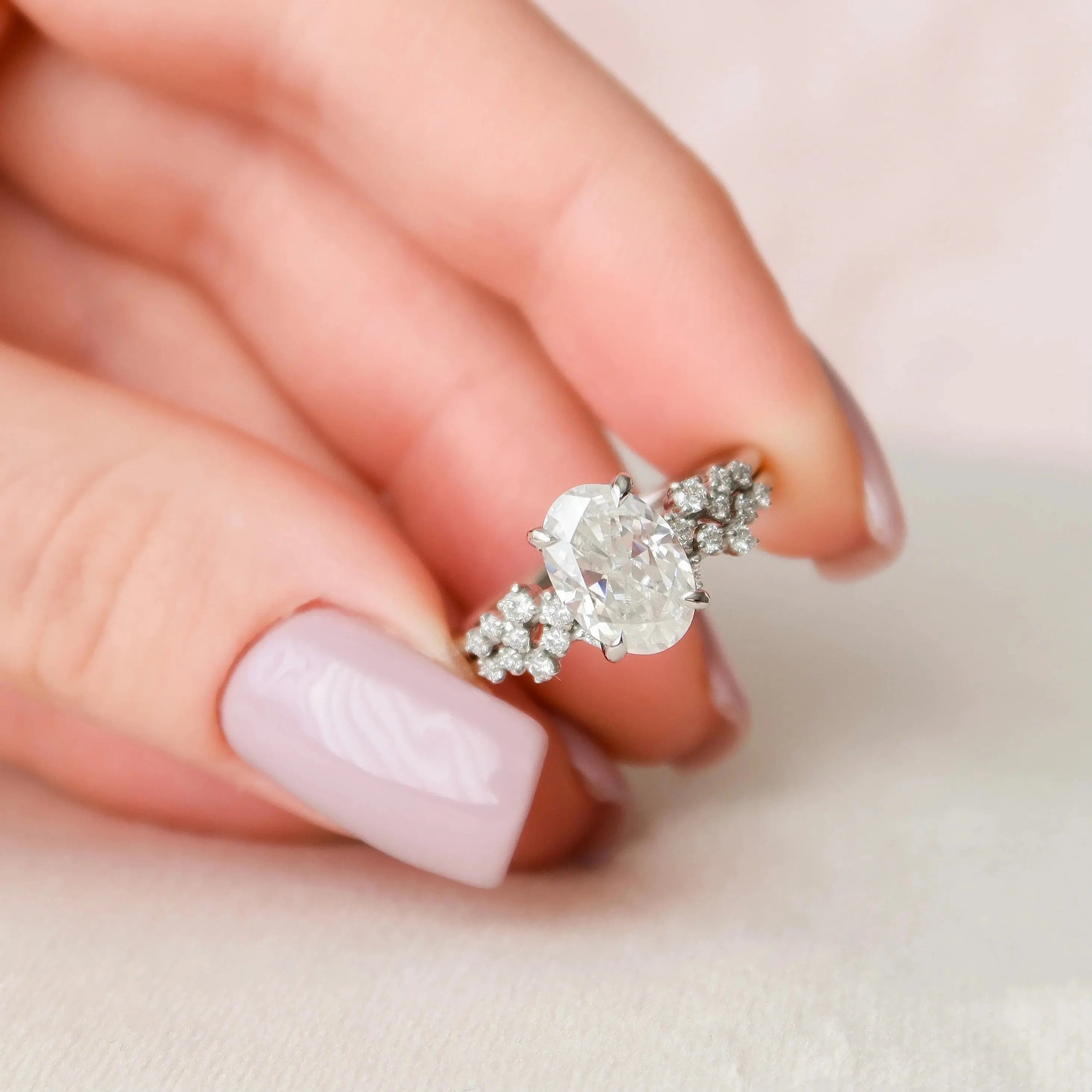 Oval cut 2.0CT moissanite halo engagement ring