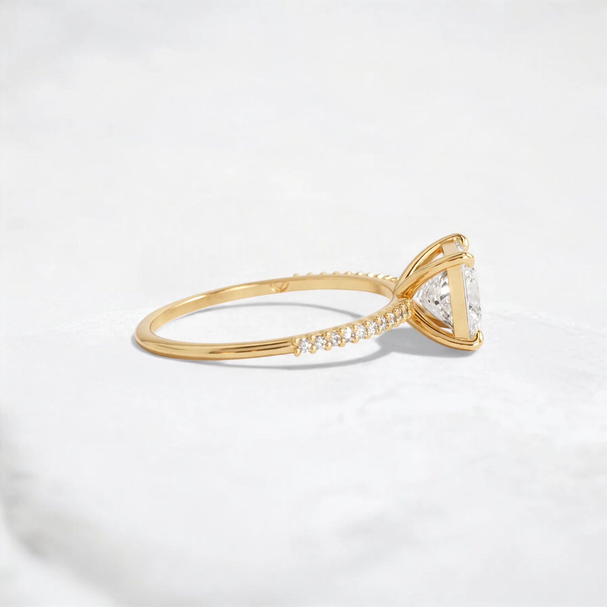 princess-cut-2ct-halo-focal-diamond-engagement-ring-4