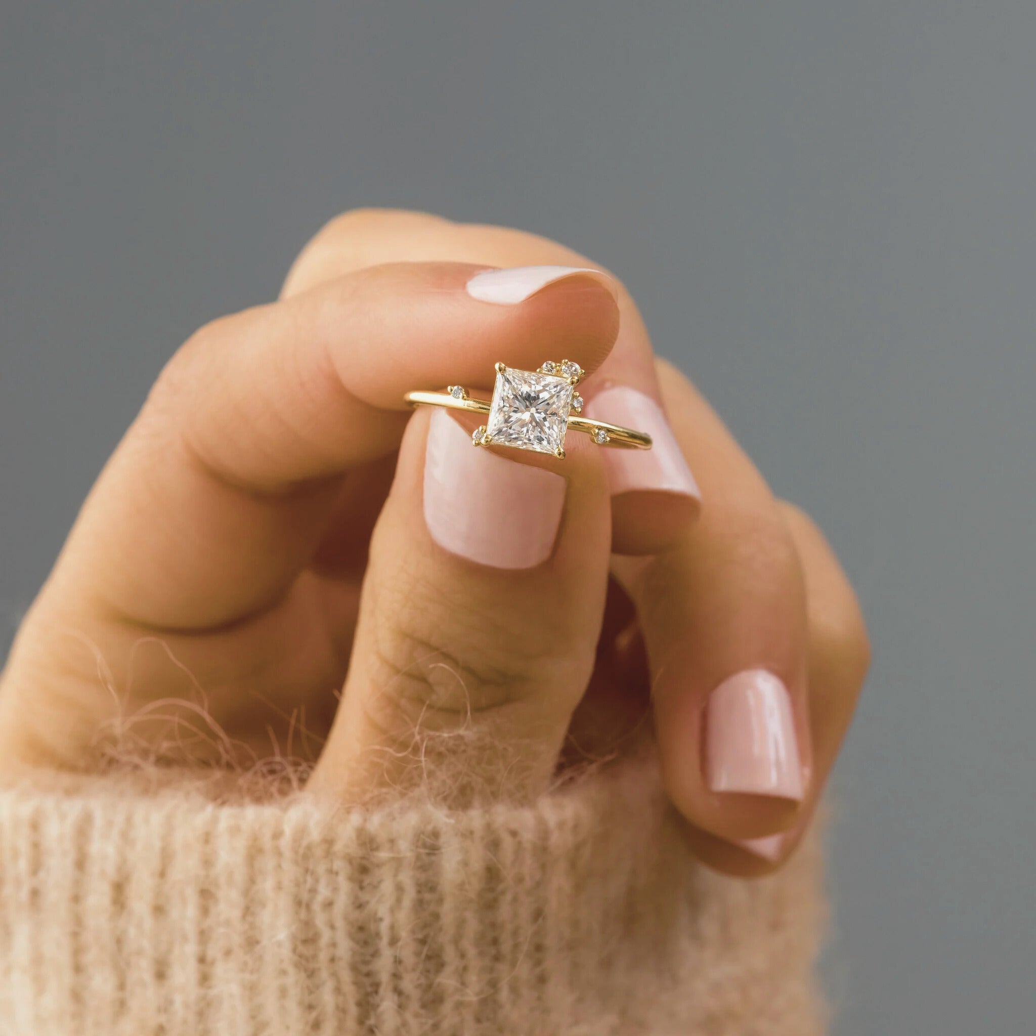 princess-cut-2ct-moissanite-diamond-engagement-ring-6_941d7e17-5b1b-4649-a47f-cef74fec036a