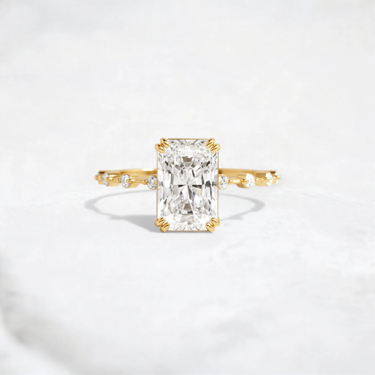 radiant-cut-1.5ct-halo-style-focal-diamond-engagement-ring-1