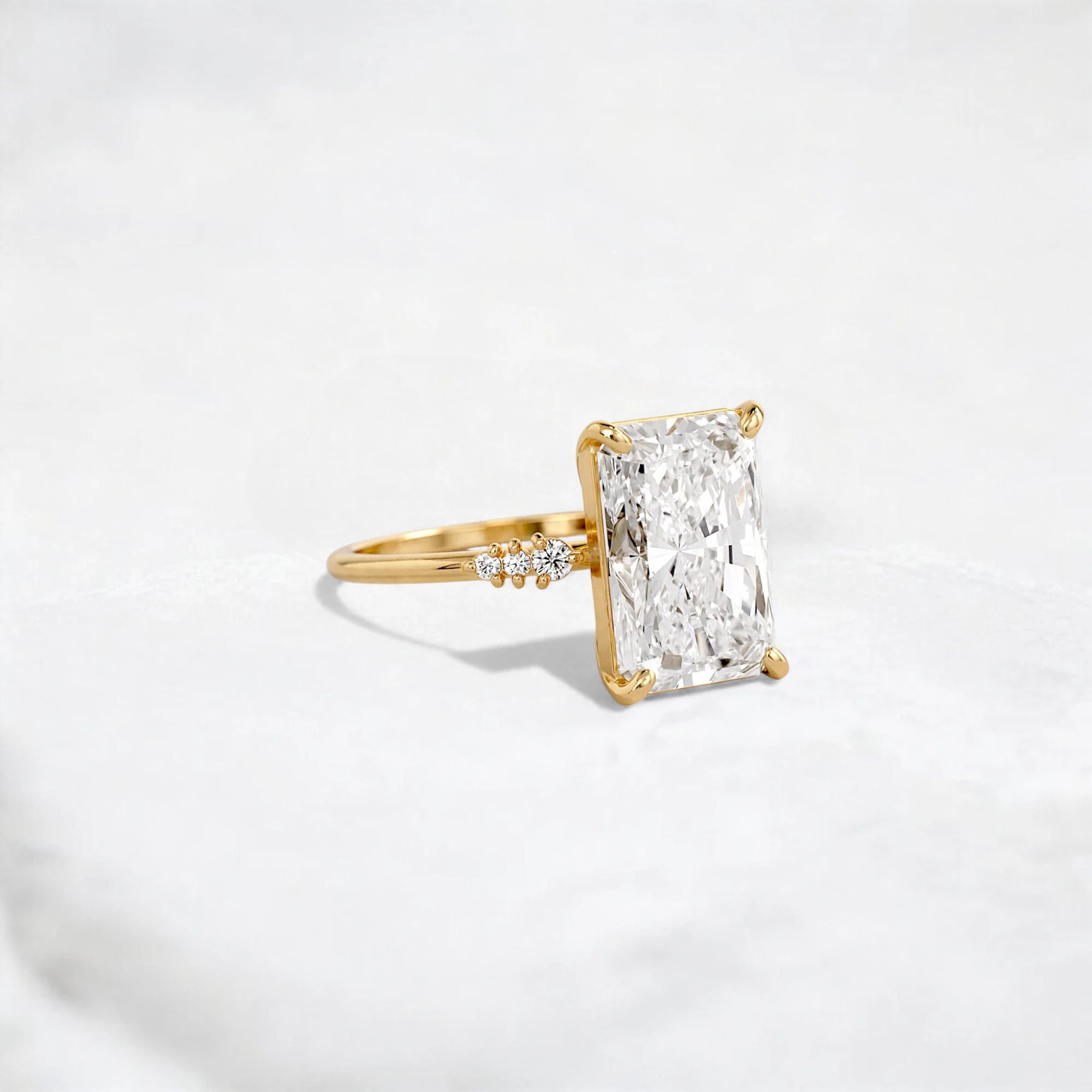 radiant-cut-2ct-focal-diamond-halo-engagement-ring-3