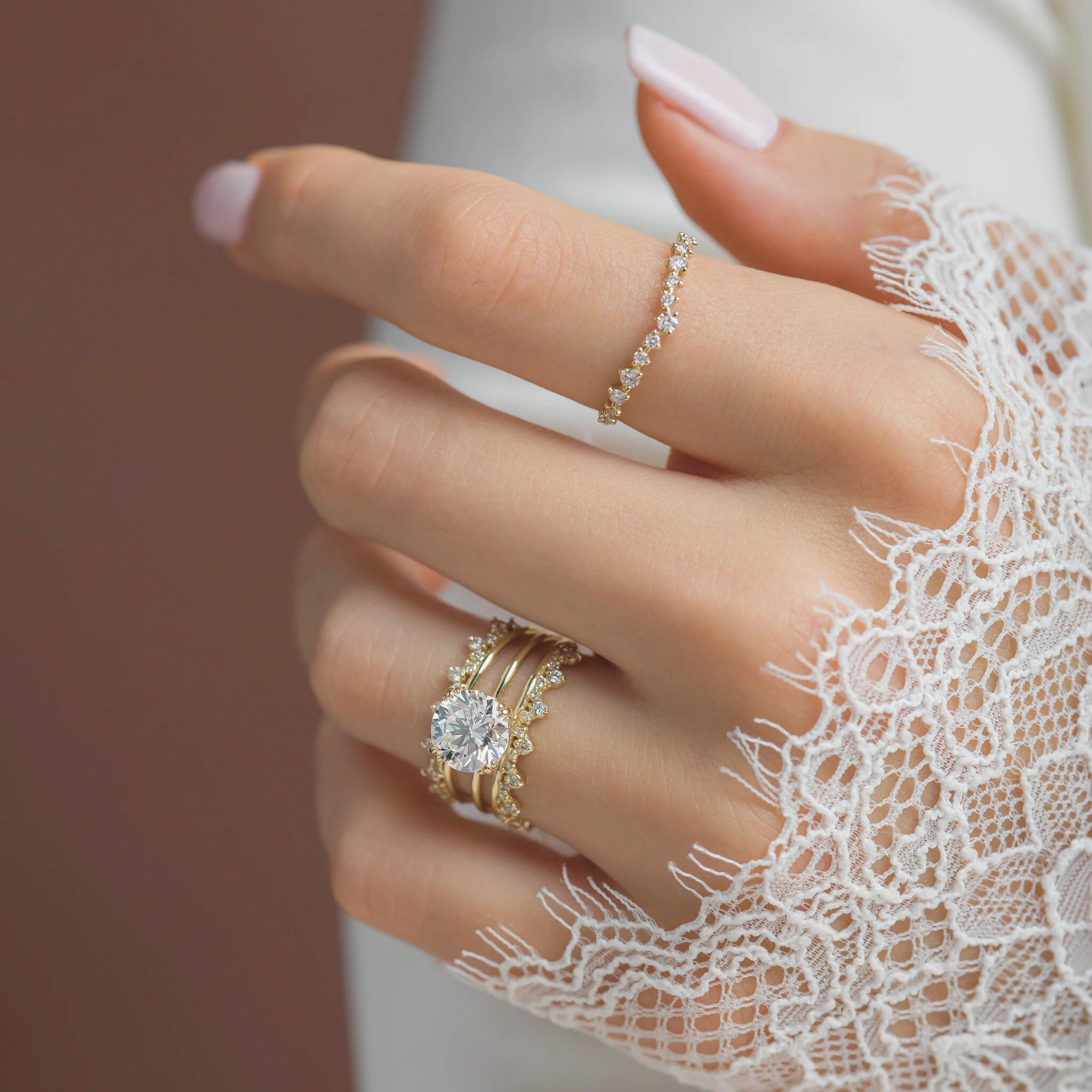 round-cut-1.5ct-solitaire-moissanite-engagement-ring-4