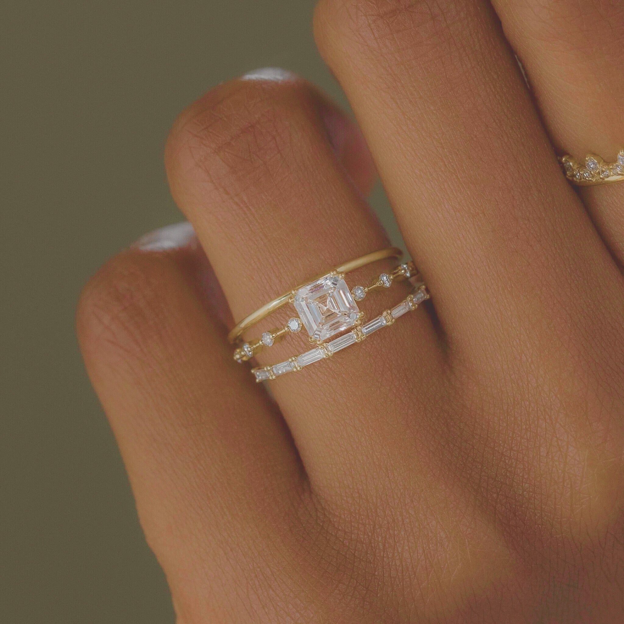 royal-grace-2ct-princess-cut-focal-diamond-engagement-ring-2