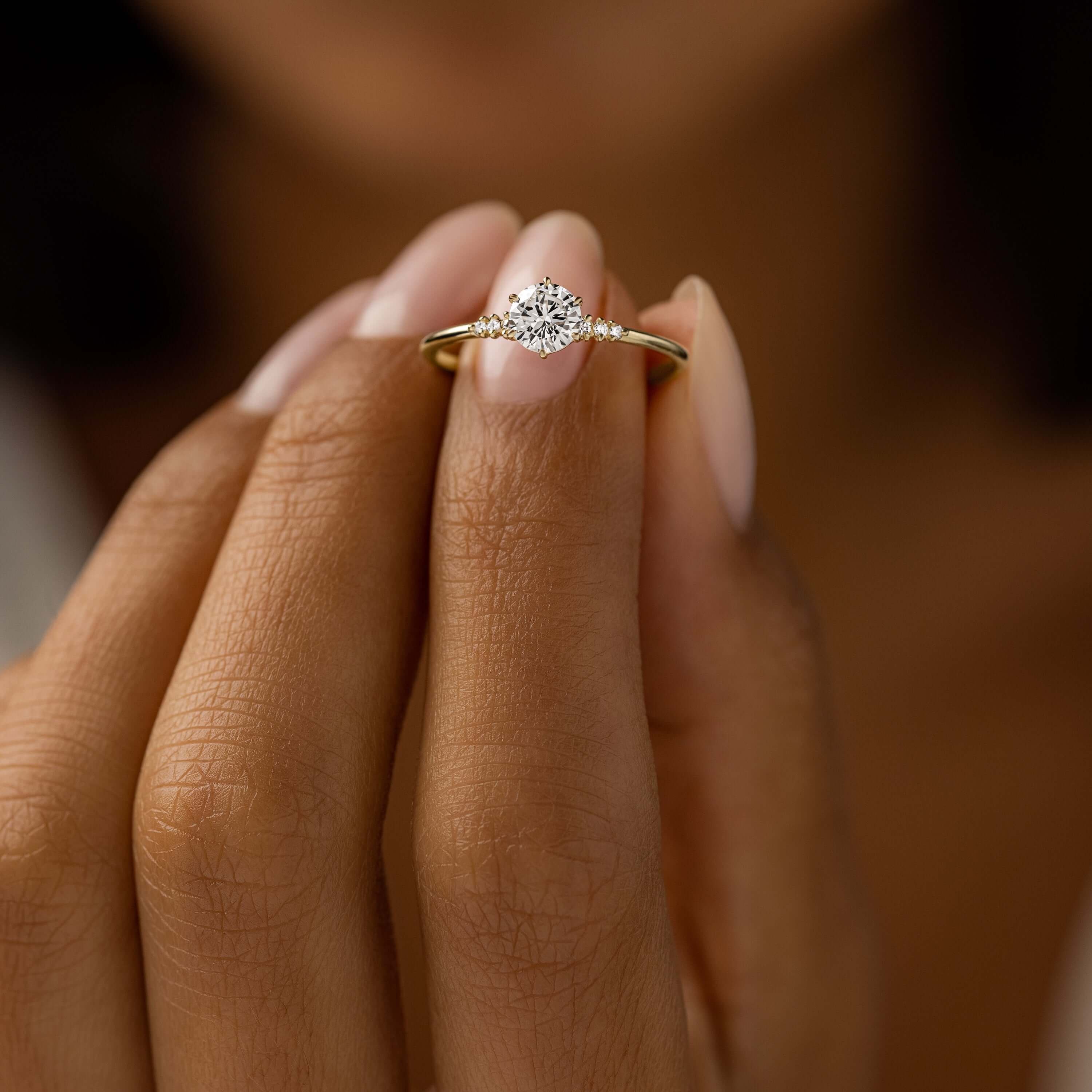true-promise-round-moissanite-ring-in-classic-golden-glow-model-gemfora-2